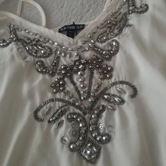 ExpressBlouse - Picture 2 of 3